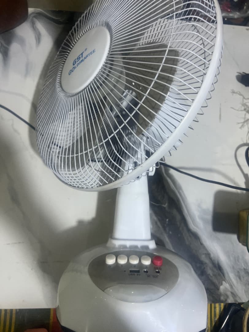 GST goldsmartee solar desktop fan view 2